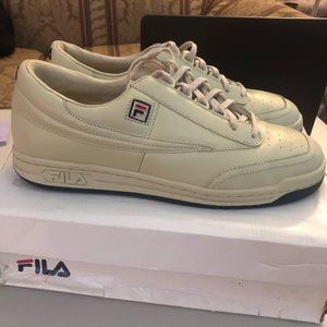 Fila tennis shoes cream